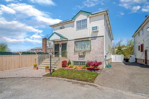 2936 Martin Ct, Far Rockaway, NY 11691