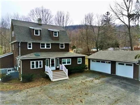 1 Mineral Springs Rd, Cornwall, NY 10930