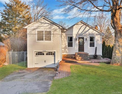 209 S Conger Ave, Clarkstown, NY 10920