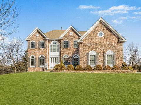 77 Fredrick Dr, Monroe, NY 10950