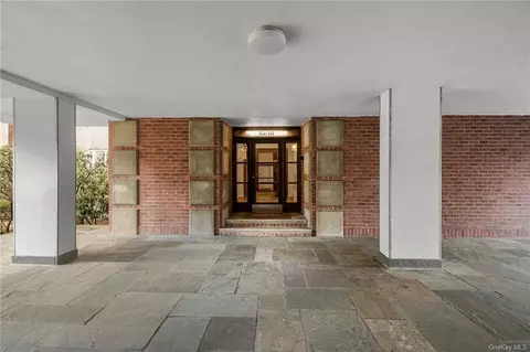 235 Garth Rd #B1B, Scarsdale, NY 10583