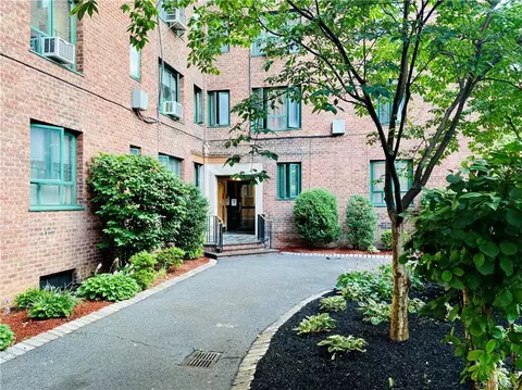5 Metropolitan Oval #2E, Bronx, NY 10462