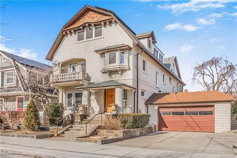 409 W 261st St, Bronx, NY 10471