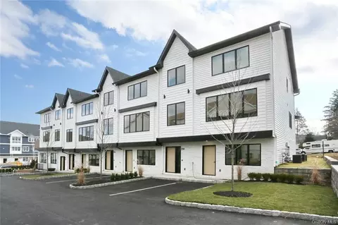 201 Blauvelt Rd #218, Ramapo, NY 10952