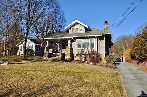 11 Rock Ave, Woodbury, NY 10930