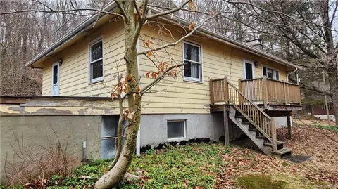 37 Seifert Ln, Putnam Valley, NY 10579