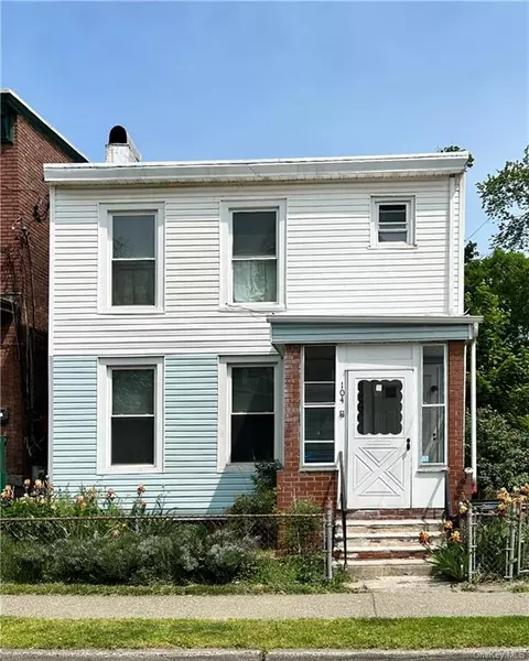 104 Courtney Ave, Newburgh, NY 12550