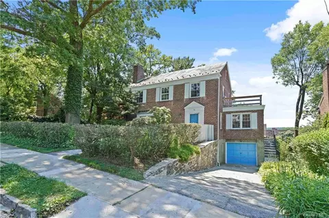 49 Pershing Ave, Yonkers, NY 10705