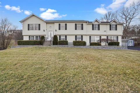 29 Placid Ave, Wallkill, NY 10941