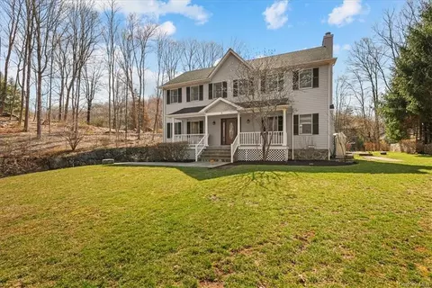 6 Thrush Way, Cortlandt, NY 10567