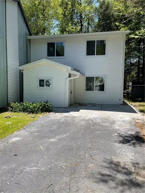 34 Elizabeth Way, Thompson, NY 12751