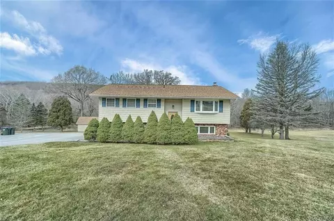 25 Emily Ln, Monroe, NY 10950