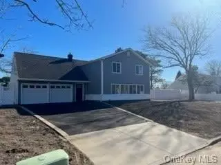 21 Pine Gate, East Patchogue, NY 11772 photo 1
