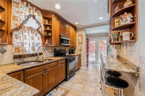 97 Ocean Pkwy, Brooklyn, NY 11218
