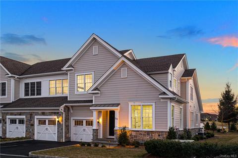 28 Carol Ct, Rye, NY 10573