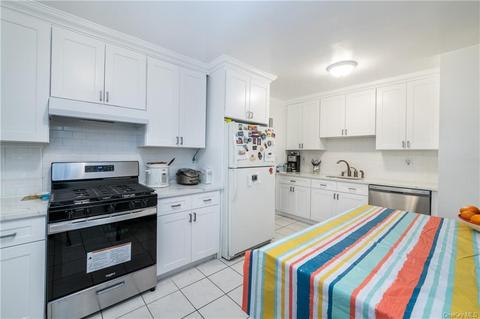 600 Locust St #5J, Mount Vernon, NY 10552