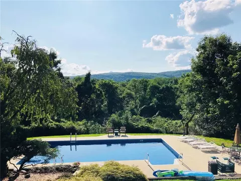 21 Astor Pl, Ramapo, NY 10952