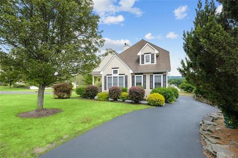 1 Paisley Ct, Woodbury Town, NY 10930