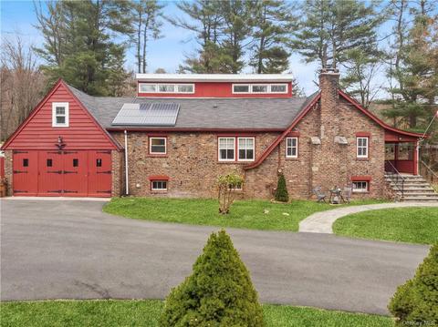 589 Greenbush Rd, Orangetown, NY 10913