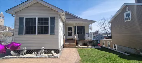 21 Mill St, Middletown, NY 10940