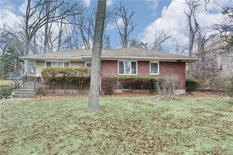 16 Highview Rd, Ramapo, NY 10952