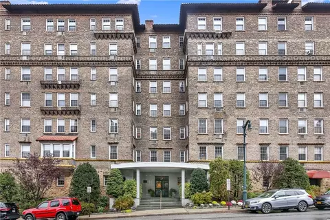 16 N Chatsworth Ave #212, Larchmont, NY 10538