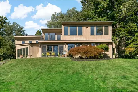 40 Hyatt Rd, Briarcliff Manor, NY 10510