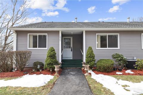 191 Long Hill Dr #C, Yorktown, NY 10598
