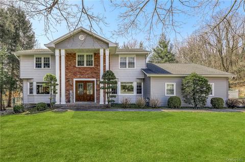 10 Assembly Ct, Clarkstown, NY 10956