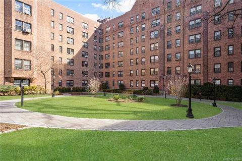 176 Garth Rd #1P, Scarsdale, NY 10583