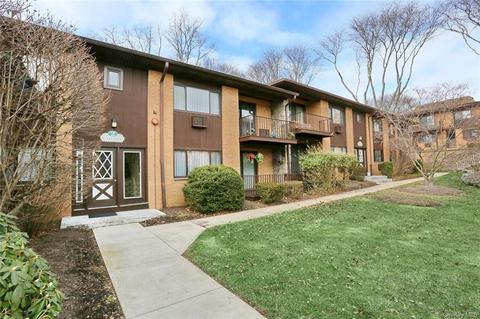 2 W Lawrence Park Dr #8, Orangetown, NY 10968