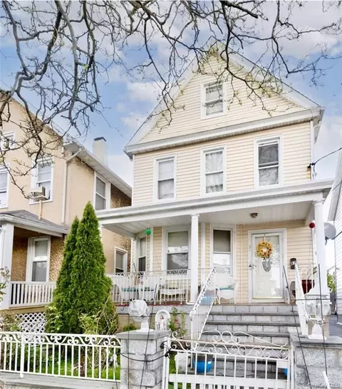 87 Walnut St, New Rochelle, NY 10801