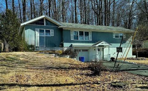 105 Lake Shore Dr, Mount Pleasant, NY 10570
