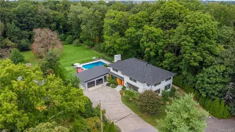 901 Skibo Ln, Mamaroneck, NY 10543