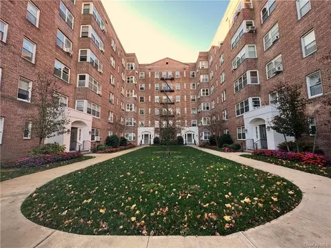 1 Bronxville Rd #4M, Yonkers, NY 10708