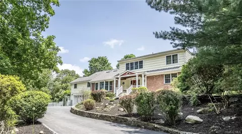 9 Alpine Ln, New Castle, NY 10514