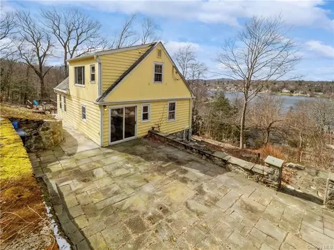 7 High Indian Hill Rd, Mahopac, NY 10541