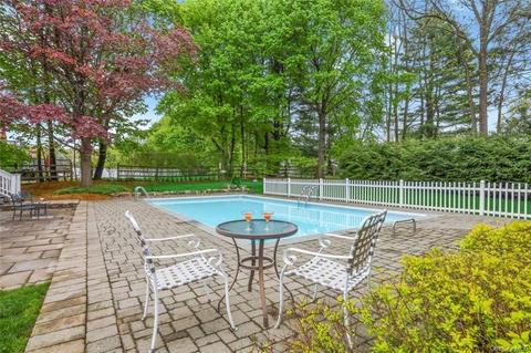 1381 Ellen Ln, Yorktown, NY 10598