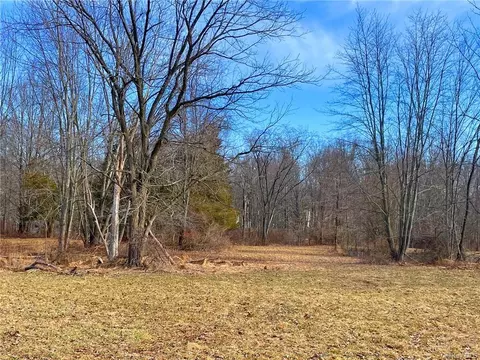 Wallkill Avenue, Crawford, NY 12566