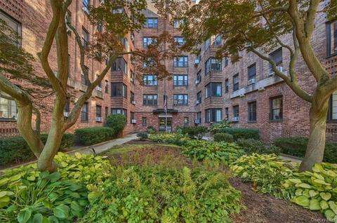 35 Parkview Ave #5J, Bronxville, NY 10708