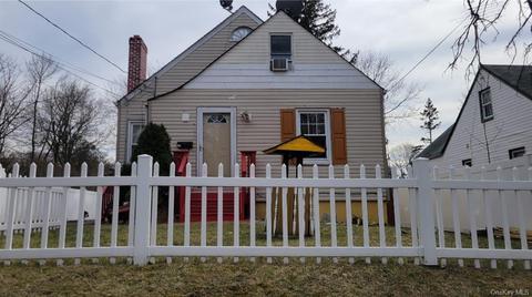 106 W Eckerson Rd, Ramapo, NY 10977