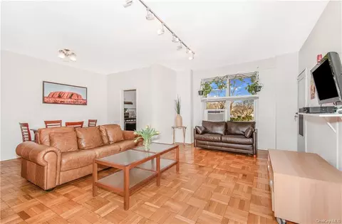 750 Kappock St #108, Bronx, NY 10463