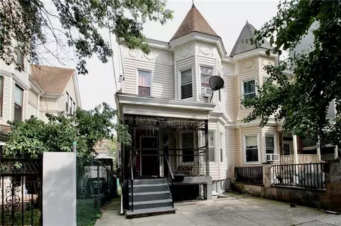 2960 Briggs Ave, Bronx, NY 10458