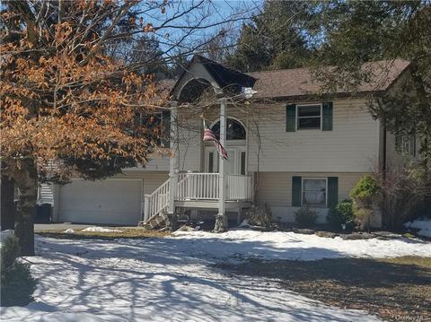 18 Sheldon Dr, Thompson, NY 12701