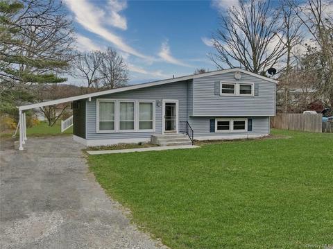 11 Truex Dr, New Windsor, NY 12553