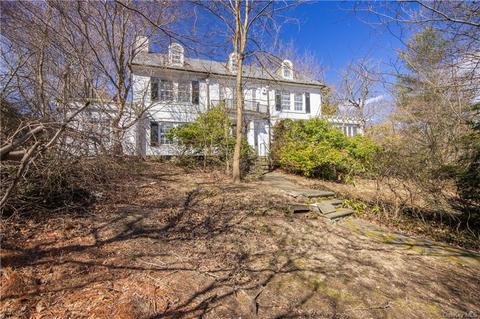 101 Warwick Rd, Yonkers, NY 10708