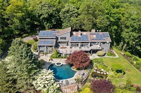 33 Mount Green Rd, Cortlandt, NY 10520