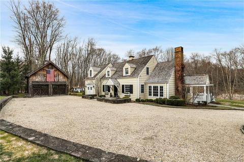 385 Stone Hill Rd, Pound Ridge, NY 10576