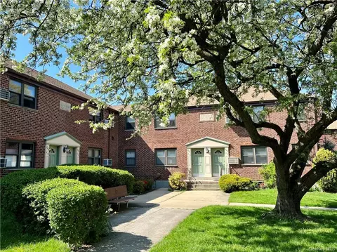 244-36 57th Dr #E7 UPPER, Douglaston, NY 11362