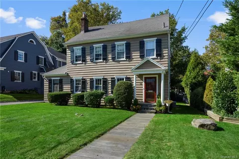 511 Stellar Ave, Pelham, NY 10803